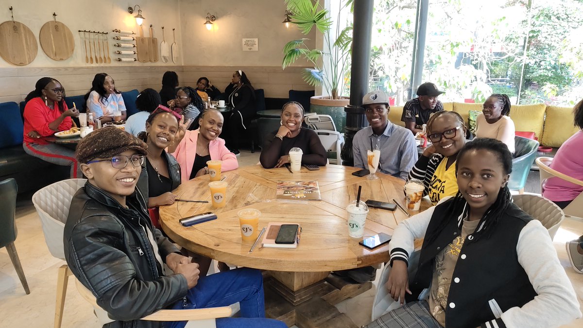 Moja_Tu's tweet image. Today our 🇰🇪 Kenya team gathered for an amazing team building session. We celebrated our progress, aligned our vision, planned for 2026, and strengthened our unity.

We’re closing the week energized and ready to make an even greater impact. 💛

#TeamBuilding #happyweekend