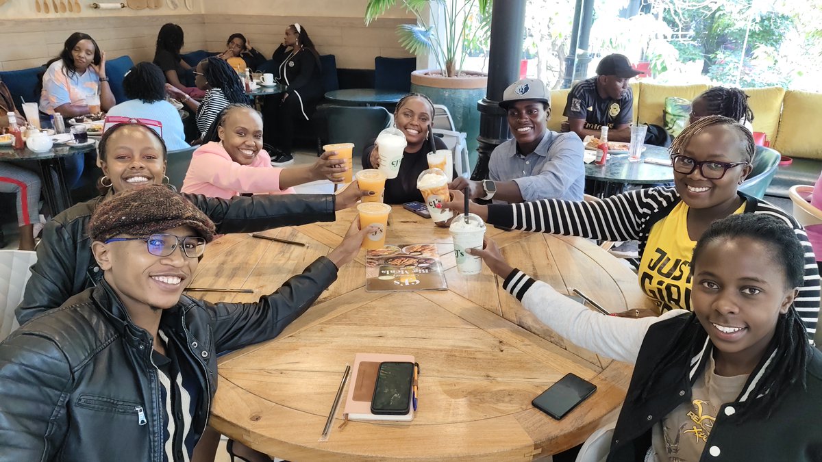 Moja_Tu's tweet image. Today our 🇰🇪 Kenya team gathered for an amazing team building session. We celebrated our progress, aligned our vision, planned for 2026, and strengthened our unity.

We’re closing the week energized and ready to make an even greater impact. 💛

#TeamBuilding #happyweekend