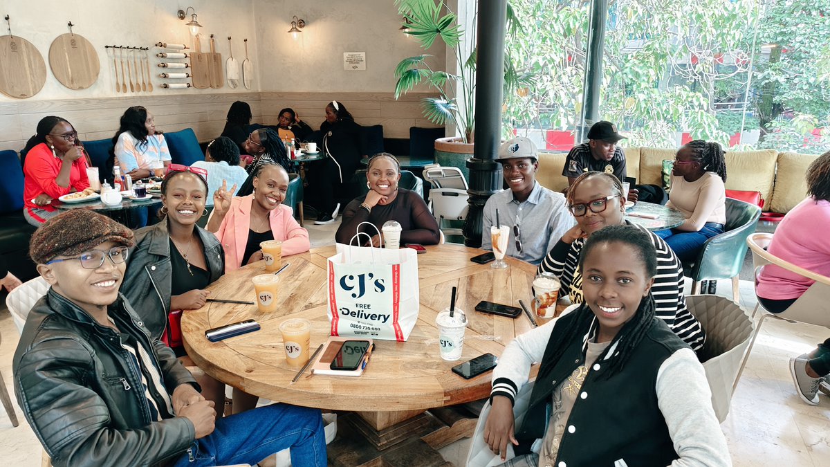 Moja_Tu's tweet image. Today our 🇰🇪 Kenya team gathered for an amazing team building session. We celebrated our progress, aligned our vision, planned for 2026, and strengthened our unity.

We’re closing the week energized and ready to make an even greater impact. 💛

#TeamBuilding #happyweekend