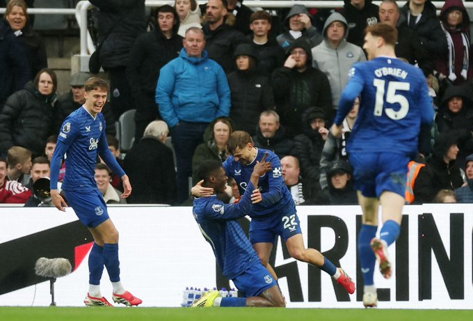 Ell Bretland tweet media