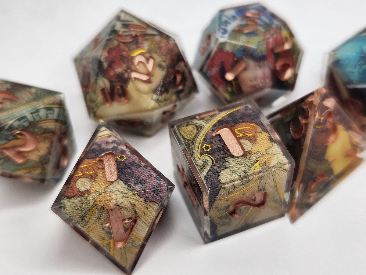 New Dice and an Old Favorite is Now on my shop!
I'll have 2 more horror themed dice available tomorrow. They just aren't ready yet :c
#dnd #ttrpg #handmadedice #dice #dungeonsanddragons
etsy.com/shop/SinnamonR…