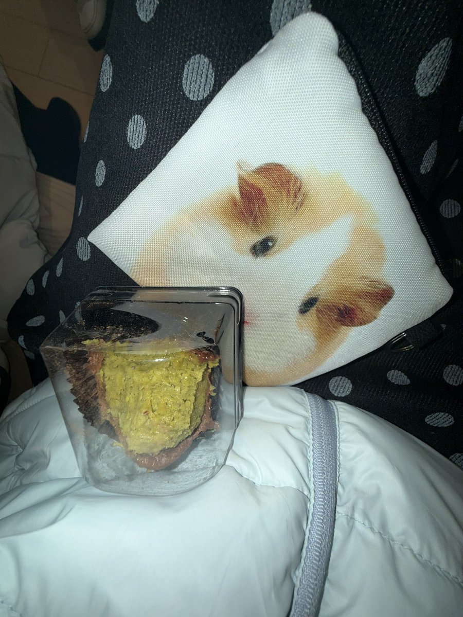 애햄이 tweet media