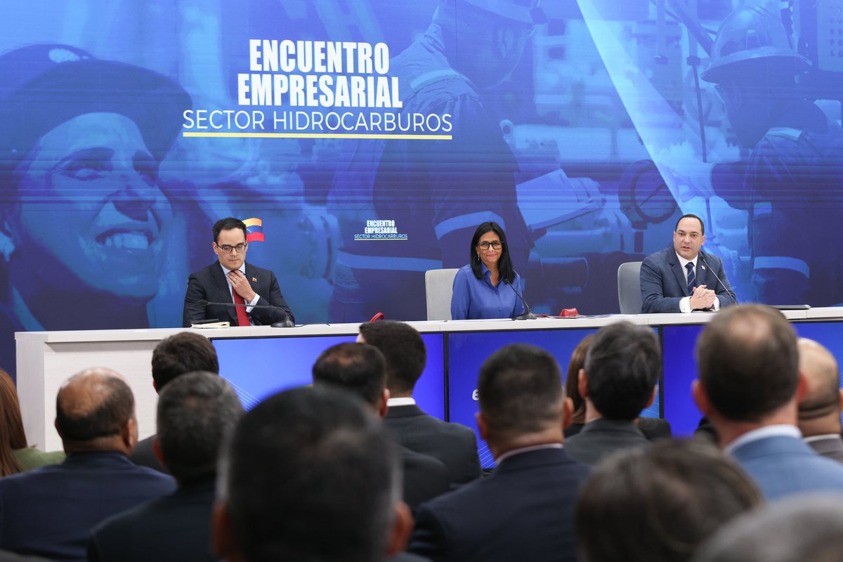 🗣🗣La presidenta interina de Venezuela🇻🇪,<a href="/delcyrodriguezv/">Delcy Rodríguez</a>, enfatizó en un encuentro con empresarios del sector hidrocarburos que la vía para resolver las profundas divergencias políticas y sociales del país es a través de la diplomacia, el entendimiento y el diálogo, rechazando
