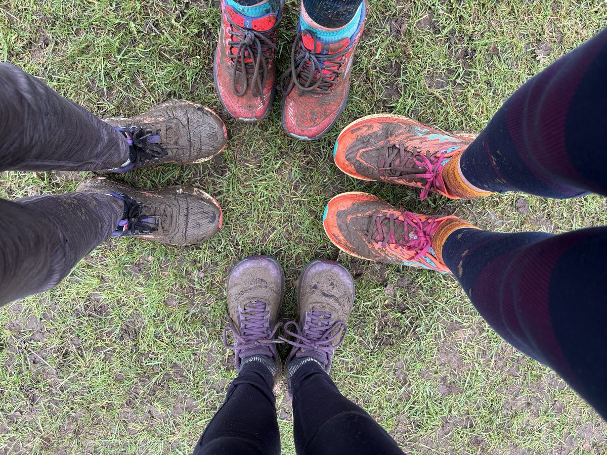 StanleyLakeland's tweet image. It’s my Mum &amp;amp; her pals with muddy paws today 😂 she’ll have to go in the baff 😂😂😂 #parkrun no trip to #Alnwick without a visit to Barter Books 📚 😃