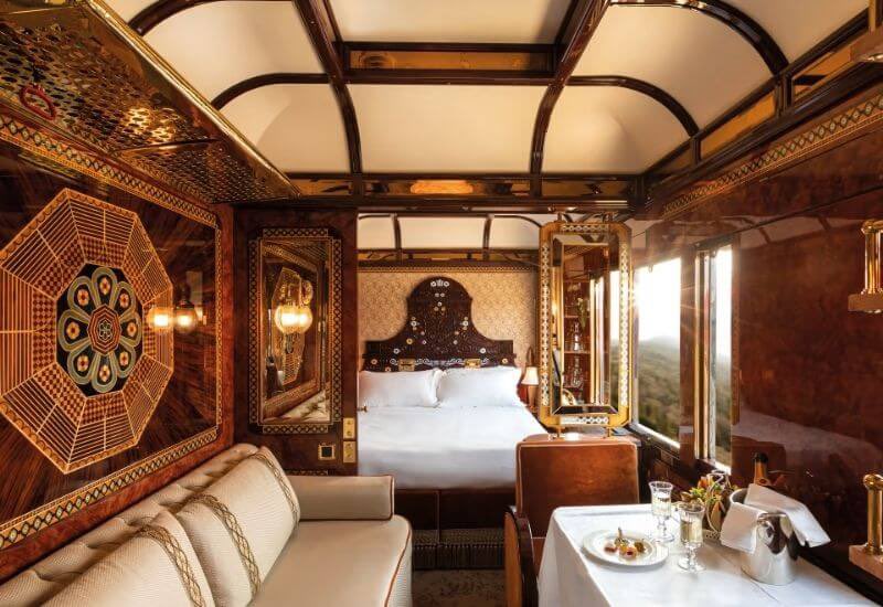 realGiuliano_S's tweet photo. Au printemps, l’Orient Express lancera sa toute première liaison entre Paris et la côte amalfitaine. 
Au menu, petit-déjeuner et visite sur-mesure de Pompéi avant de passer deux nuits sur les bords de la mer Tyrrhénienne, dans un palais du XIe siècle. https://t.co/RNojnyBiEU