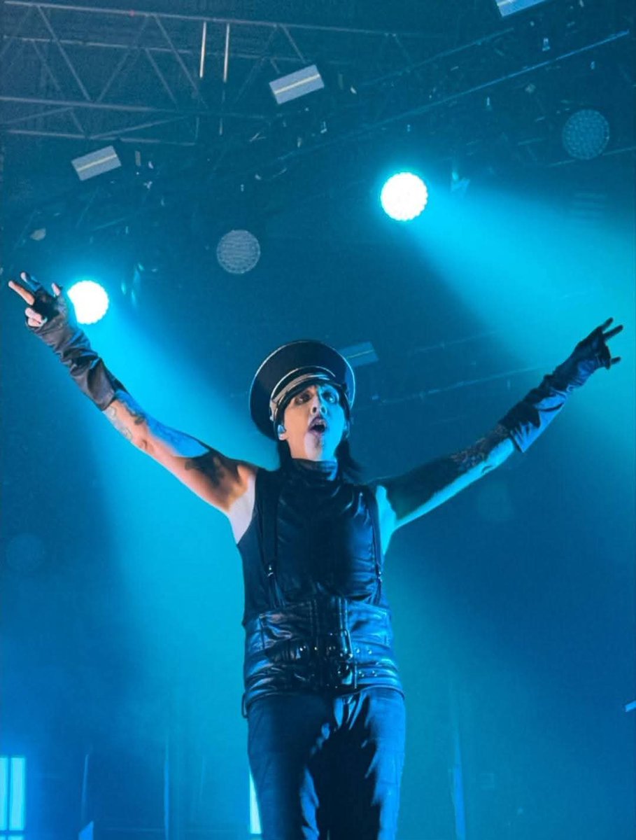 GerdaBarrel's tweet photo. Nov 15 | Prague, CZ
📸 madchameleon_concert
#marilynmanson https://t.co/qr2e23Hxm5