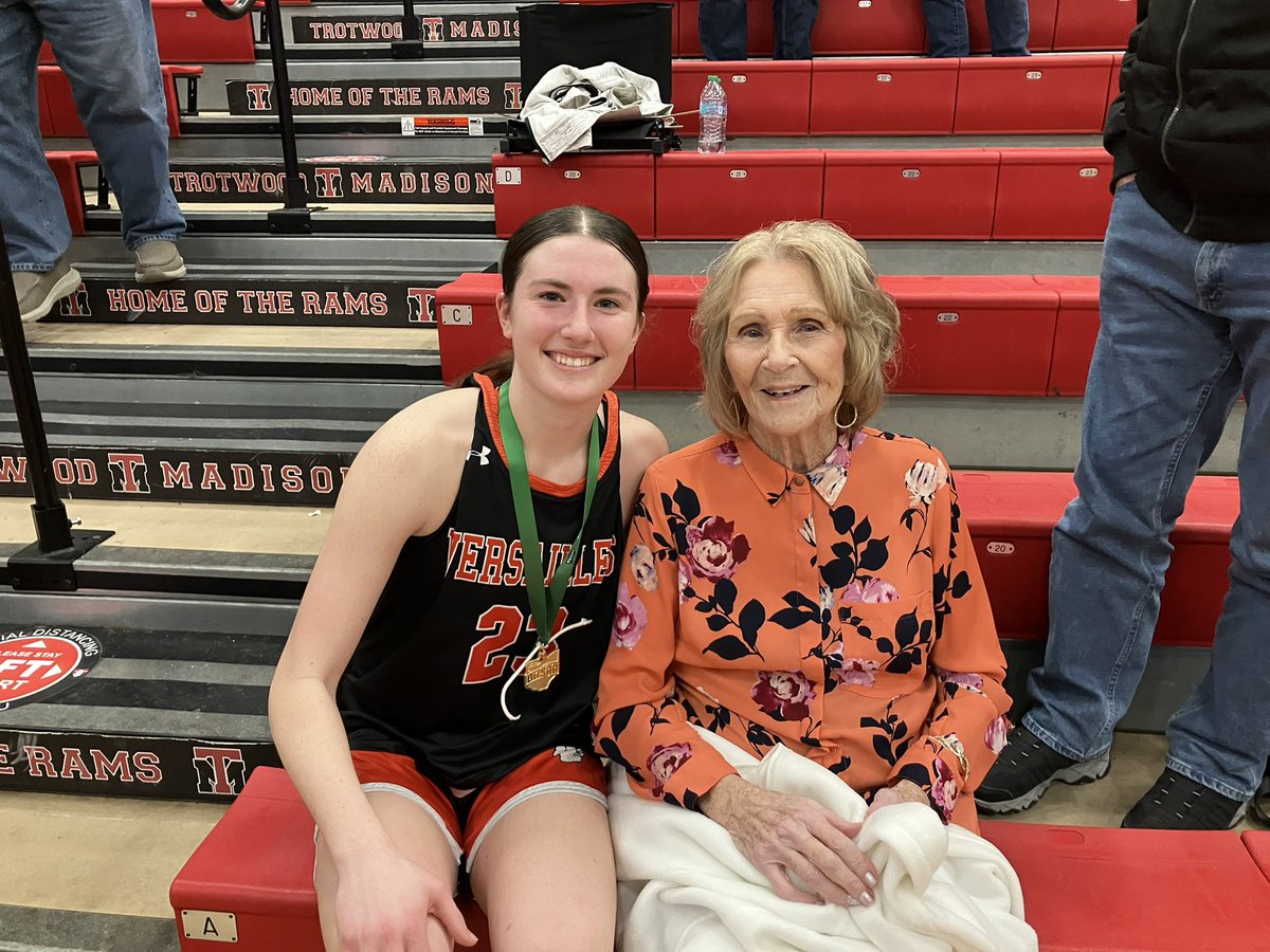 My moms caregiver tweet media