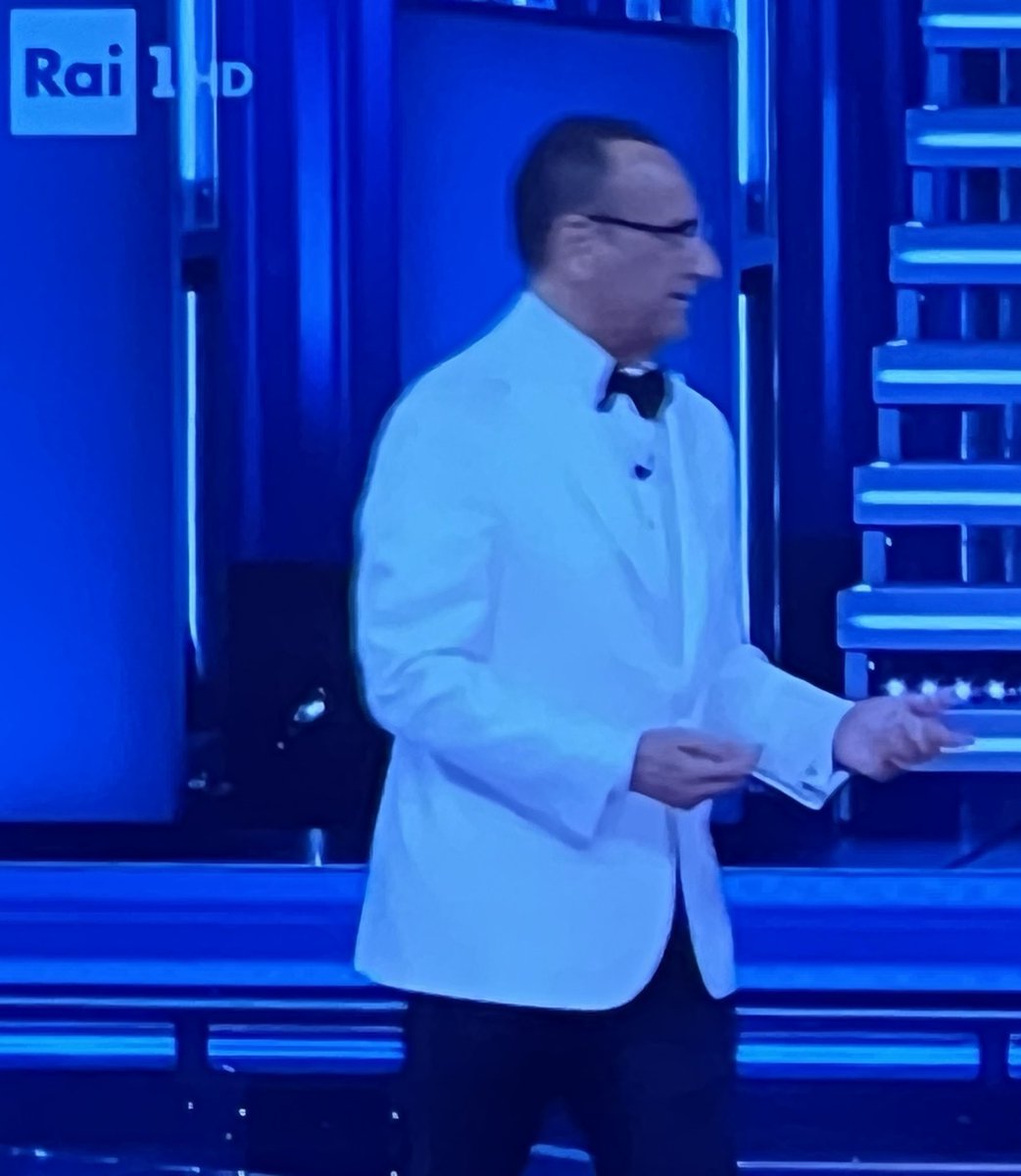 AntonelliNico's tweet photo. ma è il comandante della Costa Toscana 
 #FestivaldiSanremo2026 #Sanremo2026 https://t.co/1JVU9mkuu0