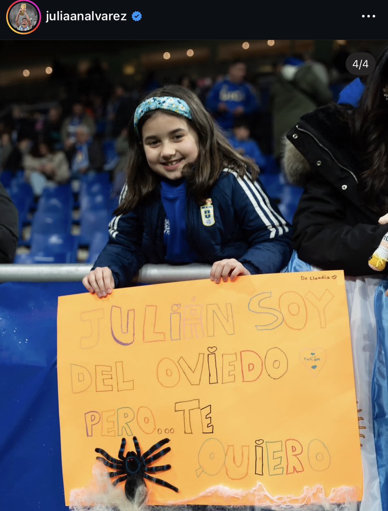 Julián Álvarez metió el gol del triunfo para el Atlético Madrid y sube esta foto, de una niña del Oviedo que le dedicó un cartel 

Es la mejor persona del mundo, lo quiero mucho
