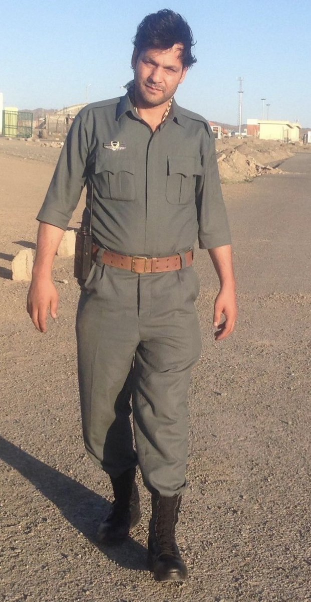 نهم حوت روز ملی سرباز مبارک باد

 نهم حوت روز‌ملی سرباز را به تمامی سربازان غیور و دلیر افغانستان و خانواده های سربازان شهدای راه آزادی صمیمانه تبریک و تهنیت عرض می‌کنم.

سربازان فداکاری که برای عزت، استقلال و نوامیس ملی، شیرین‌ترین لحظه‌های زندگی خویش را فدا کردند و با شجاعت در