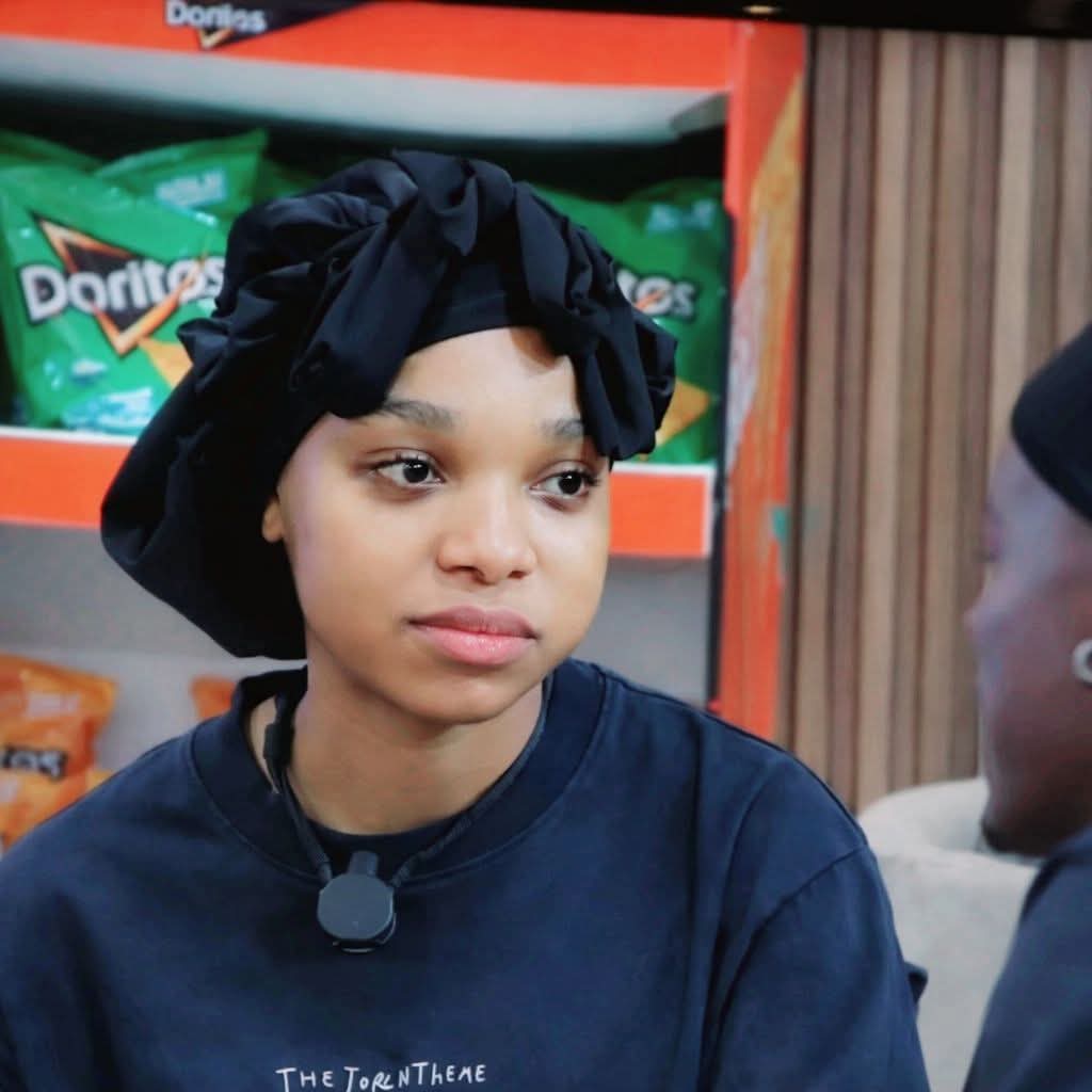 L e h l o h o n o l o tweet media