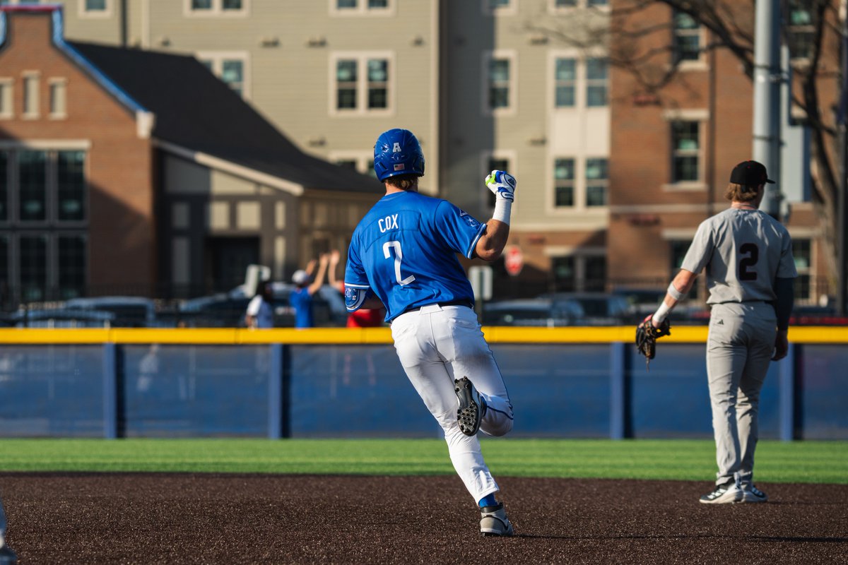 MemphisBaseball's tweet photo. SUGEEEEE 😎

@LennysSubs | #LennysLongBall https://t.co/YsTAxvrjPm