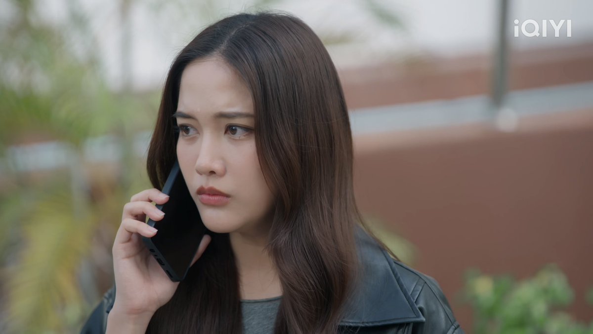 Okay… I actually love this change from the novel.

It’s the first time Lom can’t physically step in to protect P’Din, and you can see the exact moment it hits her, that sudden realization that she’s powerless in what’s about to unfold. The worry on her face says everything.

My