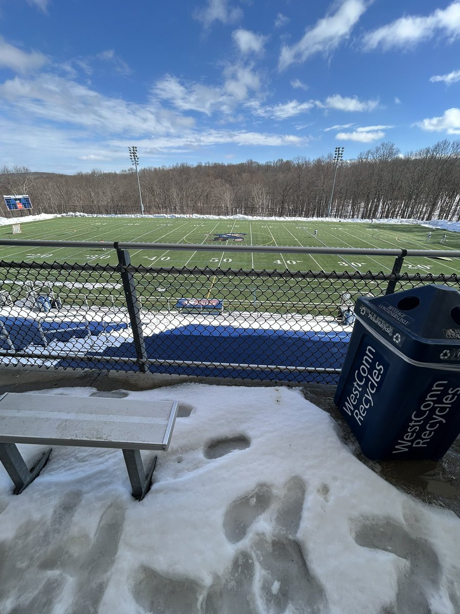MichaelReuben_'s tweet photo. Had a great time at west conn today it was a awesome time 🔵🤍 @WestConnFB https://t.co/sJkbGDlZBl