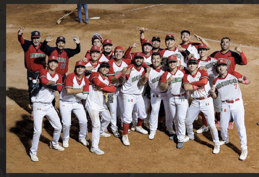 🇲🇽 ¡México hace historia!
Con una salida dominante en la lomita de Carlos Parra, la selección nacional conquista el título del 13° Campeonato Panamericano de Sóftbol en Colombia 🇨🇴, tras vencer a Argentina 🇦🇷.
¡Campeones del continente! 🔥🏆