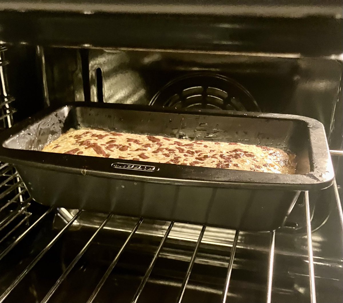 KrisBlackRose's tweet photo. #BananaBread with my homemade #kumquat #marmelade https://t.co/FMdjGZYBqp