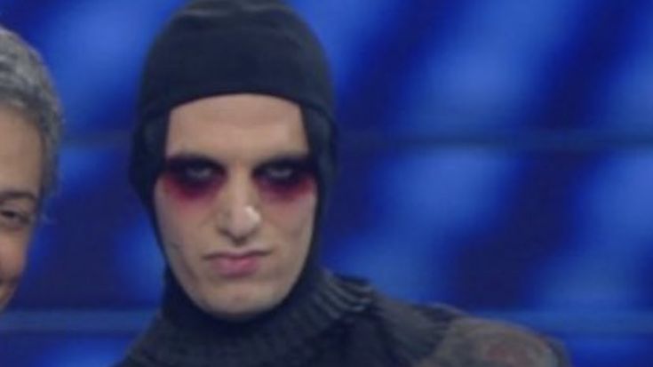y0u_4re_g0lden's tweet photo. Foto inedita dell'ultima notte di prigionia di max pezzali #Sanremo2026 #FestivaldiSanremo2026 https://t.co/KCbvIMA3Lt