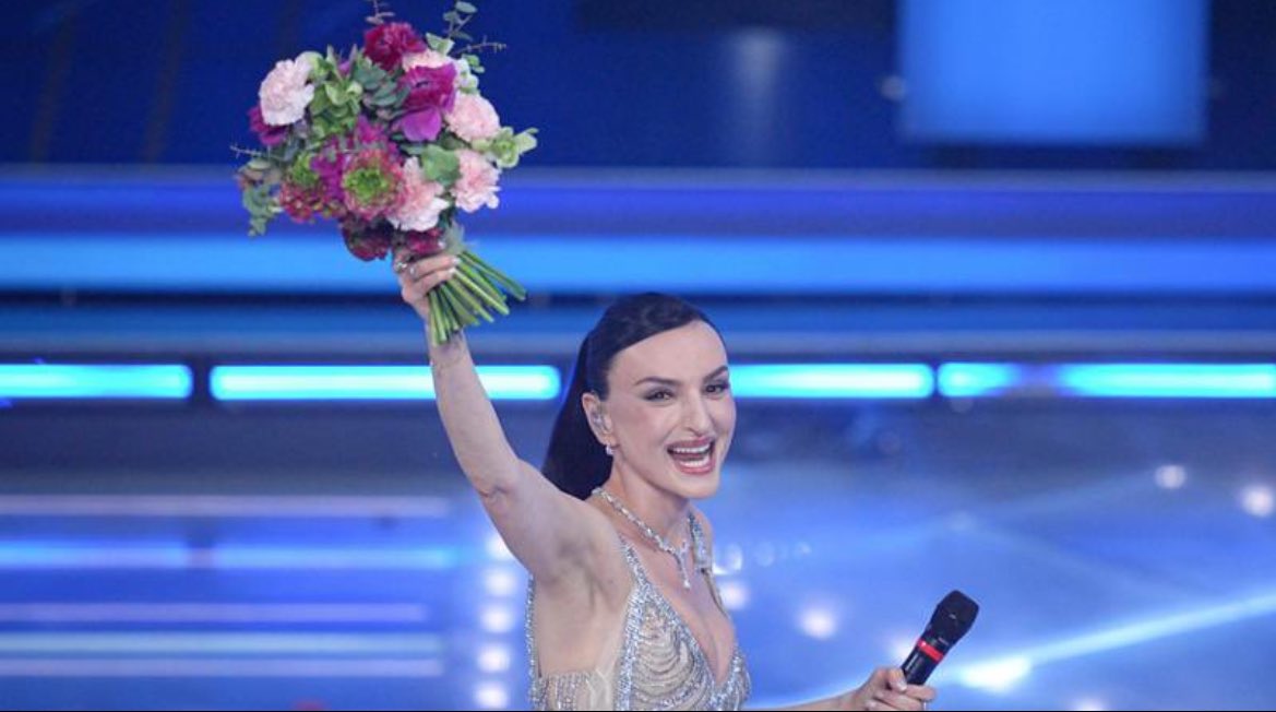 naomicasonato's tweet photo. tu devi vincere ❤️.

#Sanremo2026 https://t.co/W7ttmDhLX6