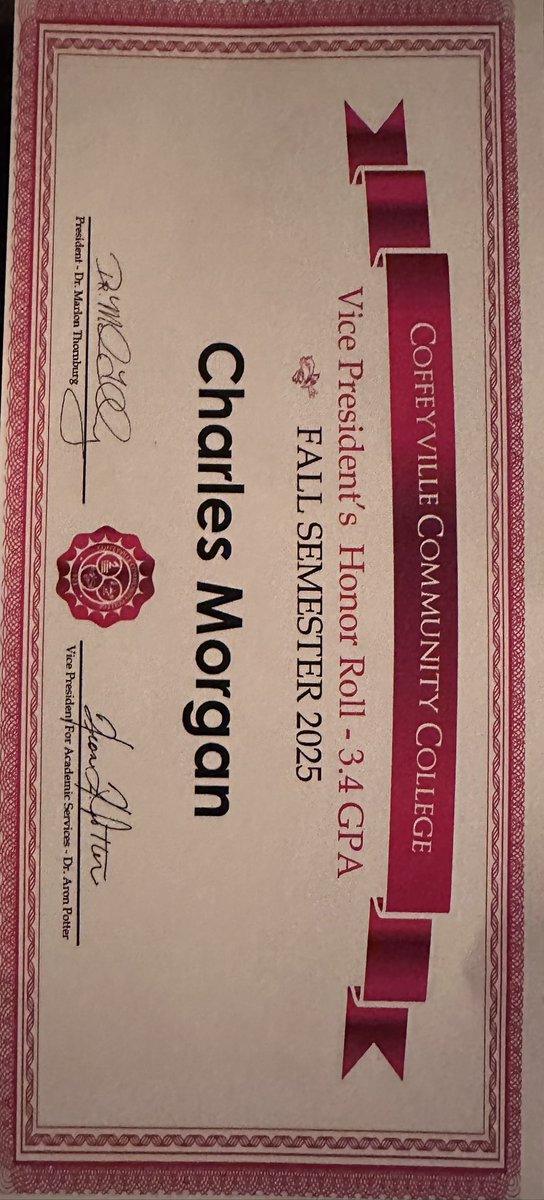 #JUCOPRODUCT #coffeyville <a href="/Red_Raven_FB/">Coffeyville Football</a> <a href="/Sarodorick/">Coach SaRodorick Thompson</a> <a href="/CoachYancy_/">Anthony Yancy</a>  <a href="/coach_dobler/">Nick Dobler</a> 
May graduate looking for my final home 
 3.48 gpa. The work never stops