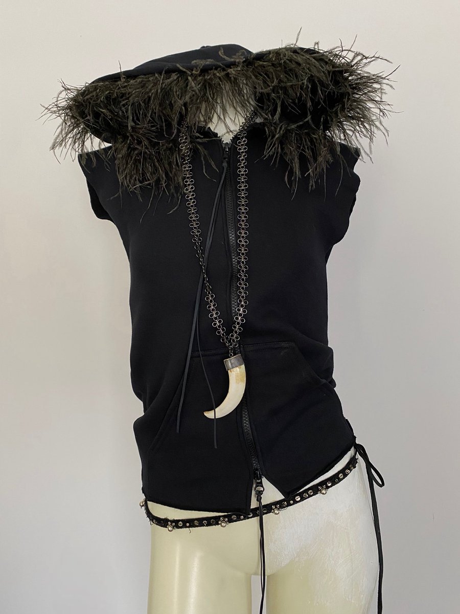 Foot To Throat tweet media