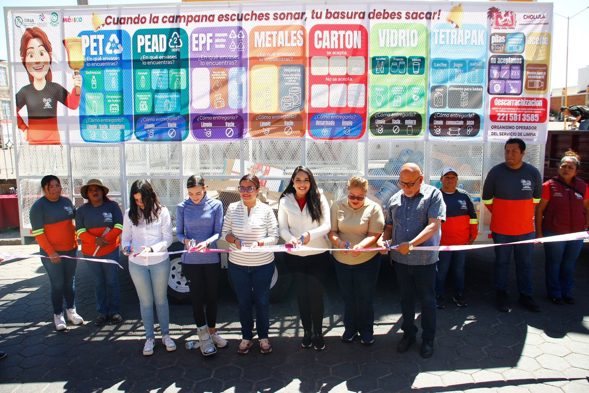 La presidenta municipal de San Pedro #Cholula Tonantzin Fernández, dio el banderazo al programa “La Ruta del Reciclaje”.

La Ruta los días sábados de 8 a 8. 
Su llegada será anunciada con la campana del camión recolector y permanecerá aproximadamente 10 minutos en cada punto.