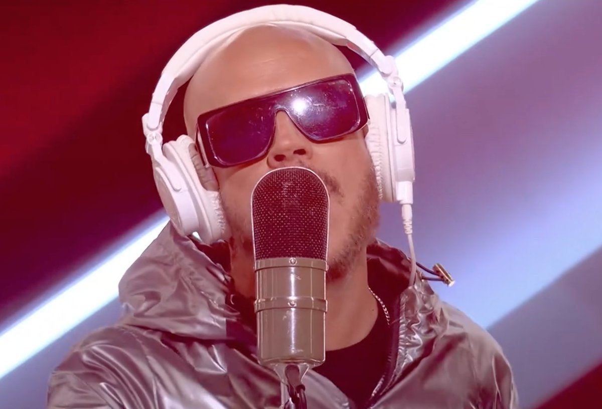 🎶 Ana Mena y La Casa Azul interpretan "La Bámbola". Una versión expléndida de la canción de Patty Pravo. #Goya2026.