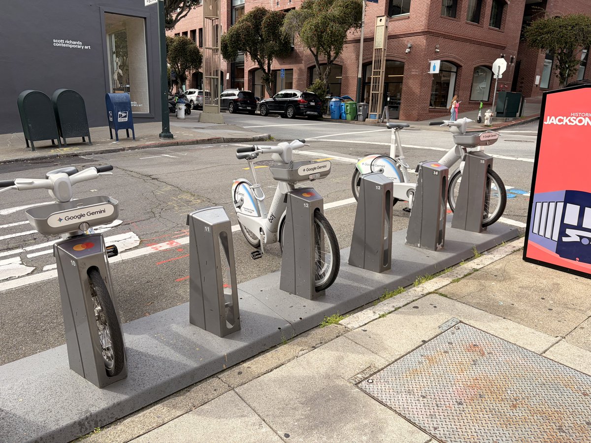 † lucia scarlet 🩸 tweet media