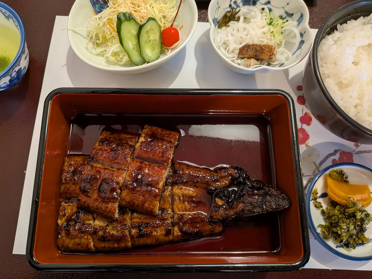 OcHlnSfp6d35799's tweet image. 【Go Hang Out】
先日、行きました
福岡県久留米市にあります
『富松うなぎ』が🤤🥢
愛知県も鰻は有名ですけど、福岡の久留米や柳川も有名なんです👍️
#オトナ
#zipfm
#otonationary