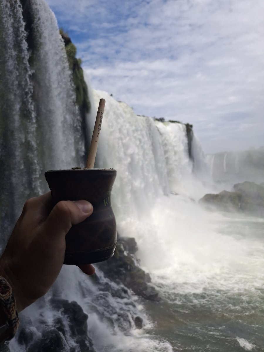 EdQuintana's tweet photo. Feliz Día Nacional del Tereré, desde las cataratas del Iguazú (Yguasu).
#terere https://t.co/QnOHAtLVWe