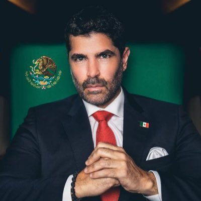 CeaseCruz's tweet photo. Estados Unidos🇺🇸 e Israel 🇮🇱, matan a 50 nin@s en iran, pero Eduardo Verástegui @EVerastegui 
dice que #TRUMP es el mejor presidente
del mundo 🙆‍♂️🤦‍♂️👇 https://t.co/l8QjDiChL3