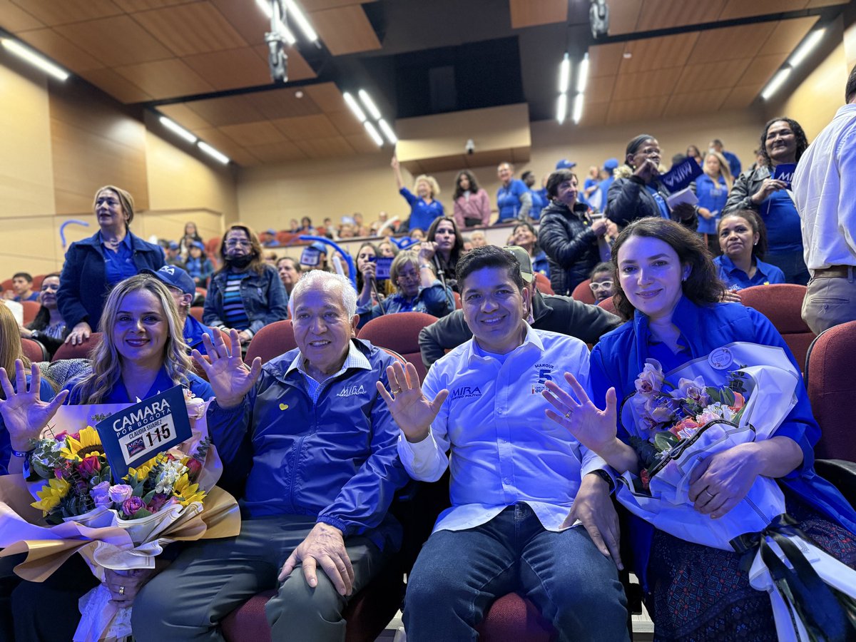 carlos_guevara's tweet photo. Gracias Bogotá y gracias Miraistas!💙 https://t.co/P6qYe5ZTkU