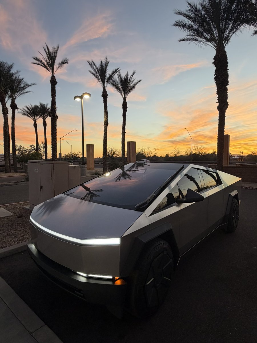 cb_doge's tweet photo. Cybertruck looks straight out of the future. https://t.co/rPmR6qcZ0f