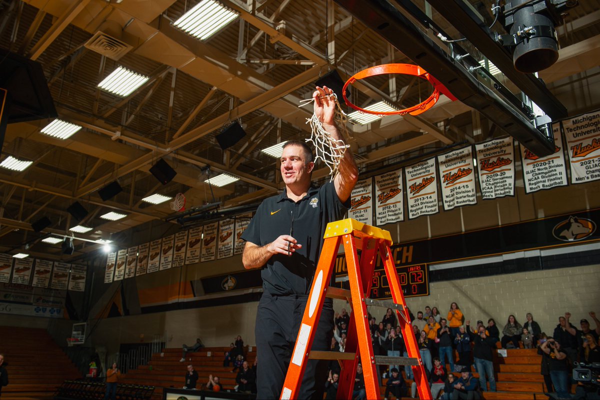 Michigan Tech MBB tweet media