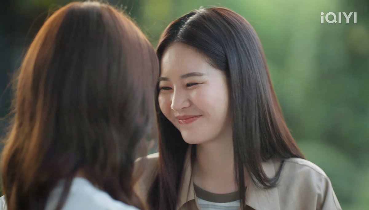 Does P’Apple know that women (ME) are obsessed with her? The baby face… I want to PINCH, I swear I’m swooning every time I see her on the screen! 
🧸🤏🏼💚 

THE EARTH CONFESSION
#วิวาห์ปฐพีตอนที่6