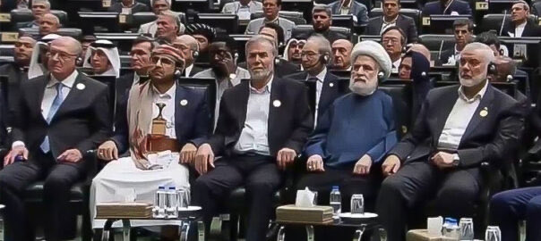 Lembrei dessa foto...

Run, Dr. Geraldinho, Run... 🤡😅🤣