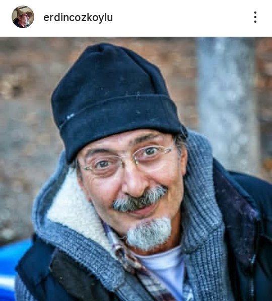 dincesu's tweet photo. Sevgili Dostumuz! Değerli Yoldaşımız,canımız cigerimiz_ biriciğimiz fotoğrafçımız -izcimiz, doğa dostu,kedi sever, Merhaba Gösteri Topluluğu direği,Sokak tiyatrosu sahne arkadaşımız,dergi -kitap Yazı -çizi aşığı 
Erdinç Özköylü yepyeni bir boyutta,"İzlem" lerini  sürdürecek artik https://t.co/GNH7ati1zc