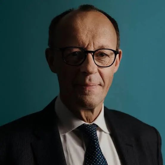 lara🪩 tweet media