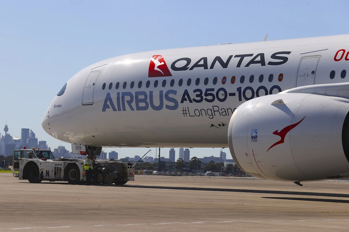 DjsAviation's tweet image. Qantas' A350-1000ULR arrives soon, and it's expected to change aviation forever. But why? 

Read here: djsaviation.net/qantas-a350-10…

#Qantas #Airbus #A350 #Aircraft #Airlines #Aviation #News #AirTransport