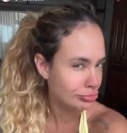 Como é que pode o corpo humano né uma besteirinha que a gente come uma gordurinha que junta na cintura já AH AGORA VC VESTE 40 que odio às vezes algumas mentiras são contadas tantas vezes que se tornam verdade eu sou é 38 meu bem