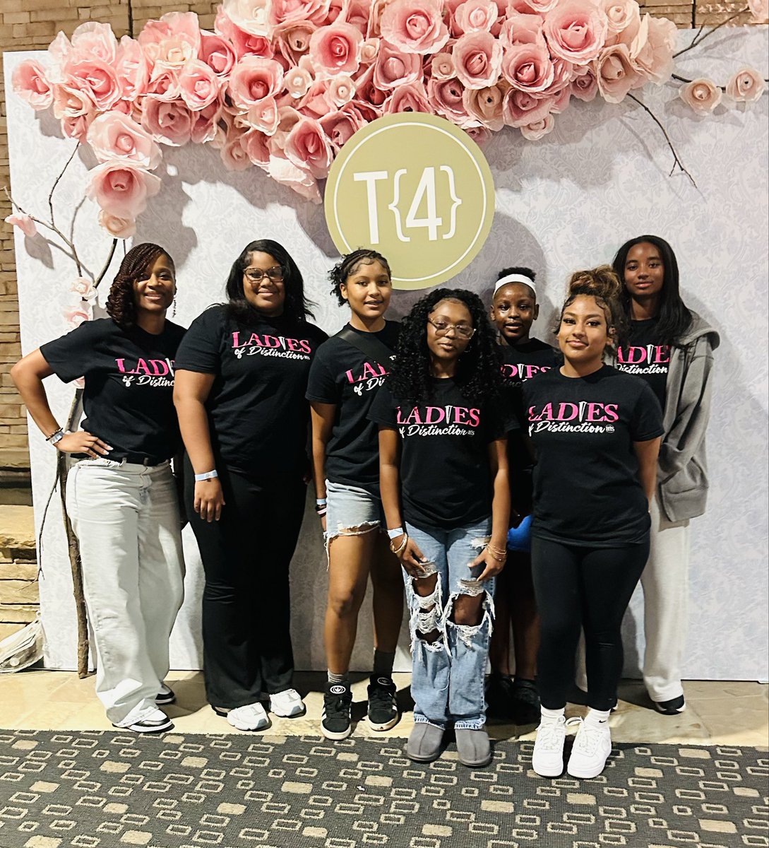 DistinctlyHIS tweet media