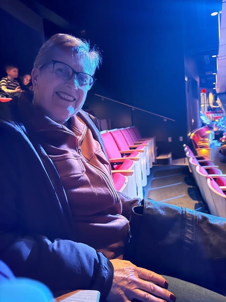 Jbeausejour's tweet photo. Belle sortie a la salle Albert Rousseau pour le spectacle #Slavasnowshow … on a beaucoup ri 🥰 https://t.co/GhAWbWMG0w