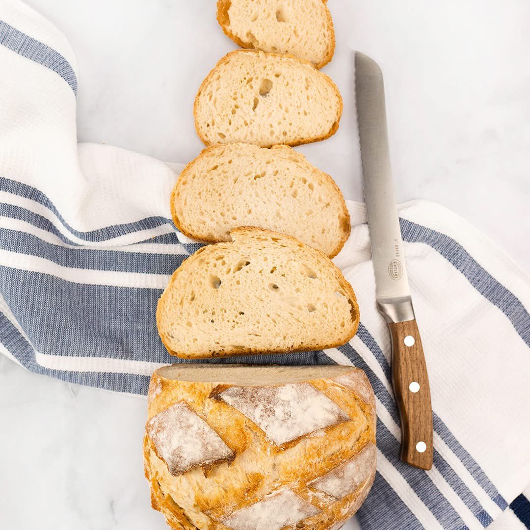 BreadsmithFL's tweet image. 🍞❤👨‍🍳

The quintessential American bread, golden brown with a thick, crisp, blistered crust. There are no commercial yeasts or flavorings used. It is truly a Breadsmith original, using our sourdough starter dating back to 1993.

#breadsmith #sourdough #sourdoughbread #srq