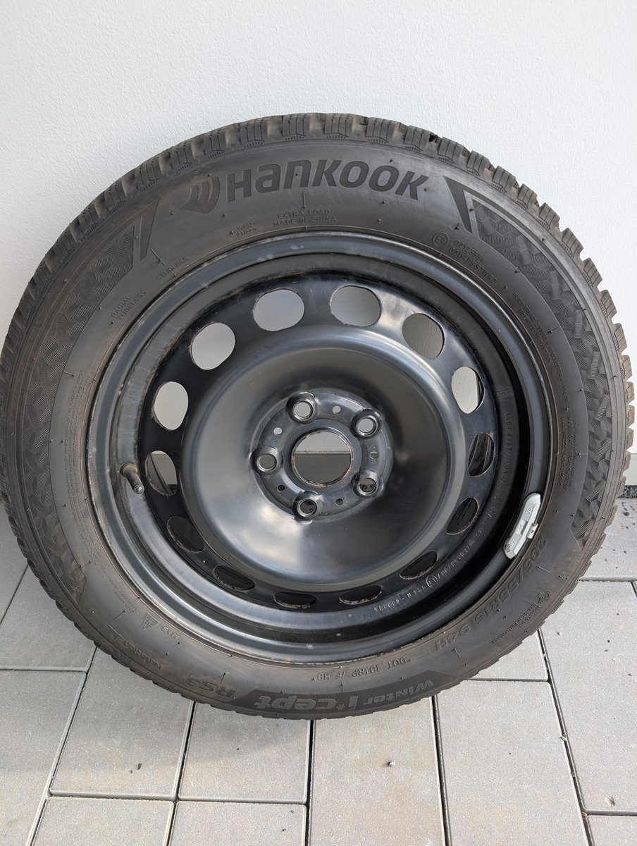 JustusLiebig's tweet photo. Ich verkaufe HANKOOK 205/55 R16 94H WINTER I*CEPT RS3 XL Reifen. 4 Stück inkl Felgen!
https://t.co/xuvvUDzekk https://t.co/IYLZMLg6TY