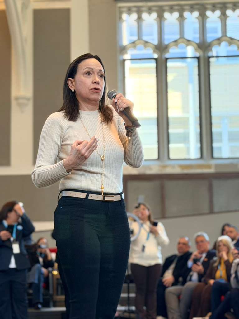 vente_mundo's tweet photo. Convención de Vente USA 🇺🇸 con la participación de los afiliados y simpatizantes en el país y, de nuestra coordinadora nacional y líder de las fuerzas democráticas de Venezuela, María Corina Machado (@MariaCorinaYA) 

🧵 https://t.co/LQAzJHkwSf