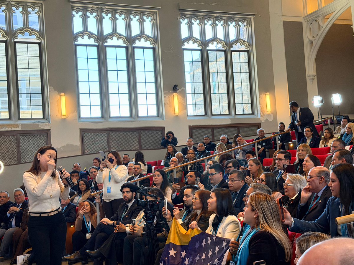 vente_mundo's tweet photo. Convención de Vente USA 🇺🇸 con la participación de los afiliados y simpatizantes en el país y, de nuestra coordinadora nacional y líder de las fuerzas democráticas de Venezuela, María Corina Machado (@MariaCorinaYA) 

🧵 https://t.co/LQAzJHkwSf