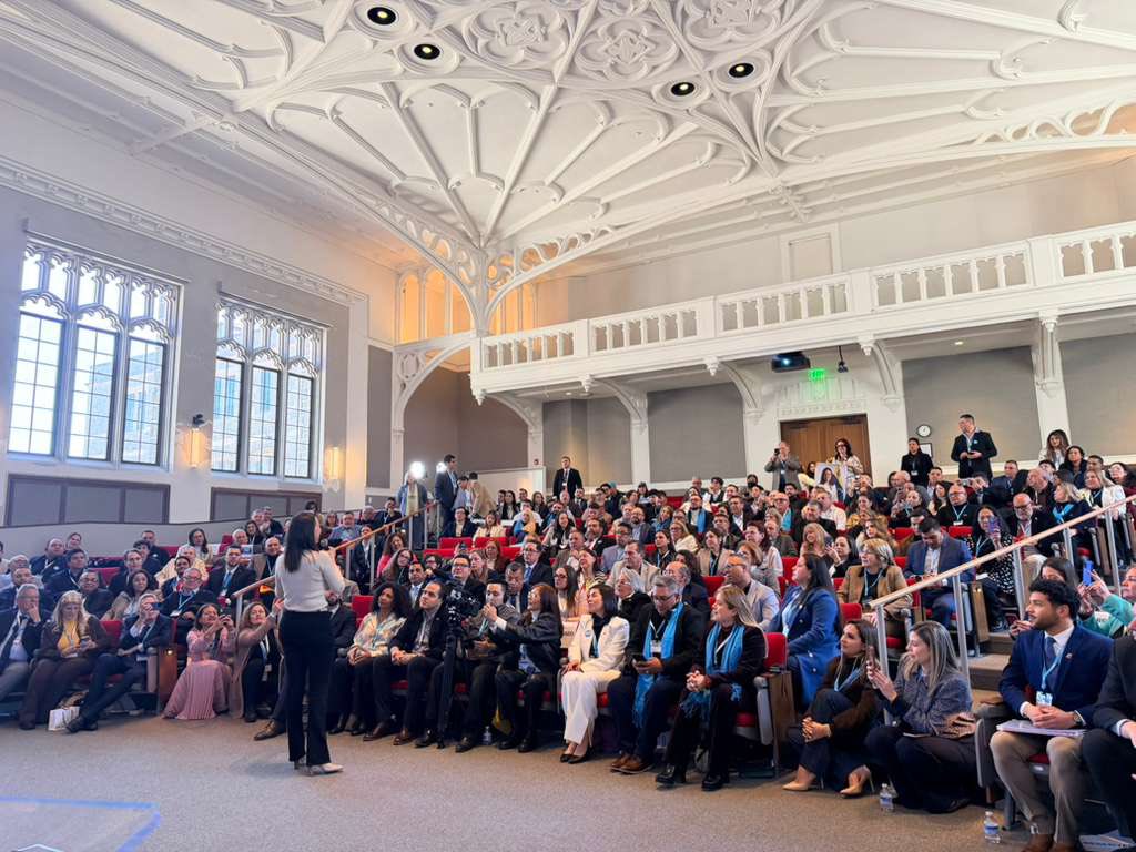 vente_mundo's tweet photo. Convención de Vente USA 🇺🇸 con la participación de los afiliados y simpatizantes en el país y, de nuestra coordinadora nacional y líder de las fuerzas democráticas de Venezuela, María Corina Machado (@MariaCorinaYA) 

🧵 https://t.co/LQAzJHkwSf