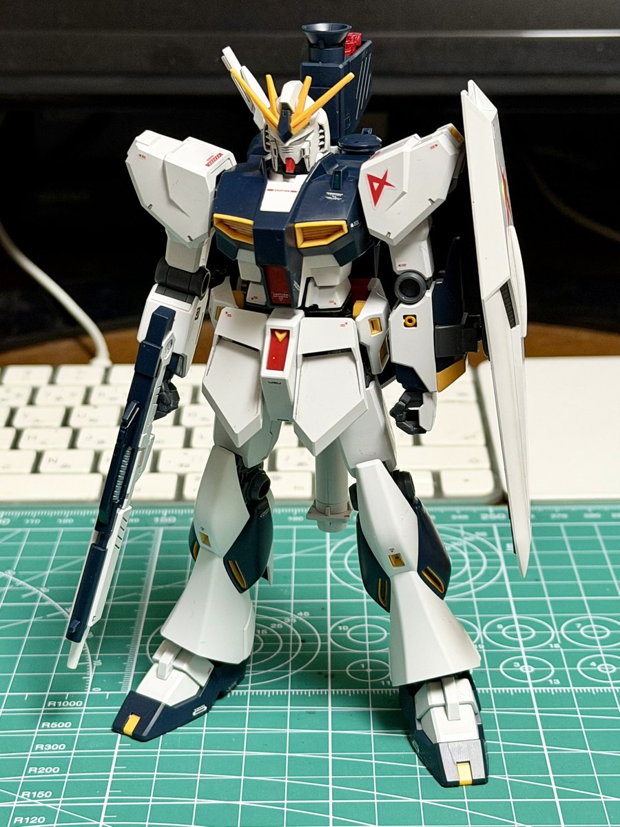 EG νガンダムにニュー・ハイパー・バズーカを装備させてみた。