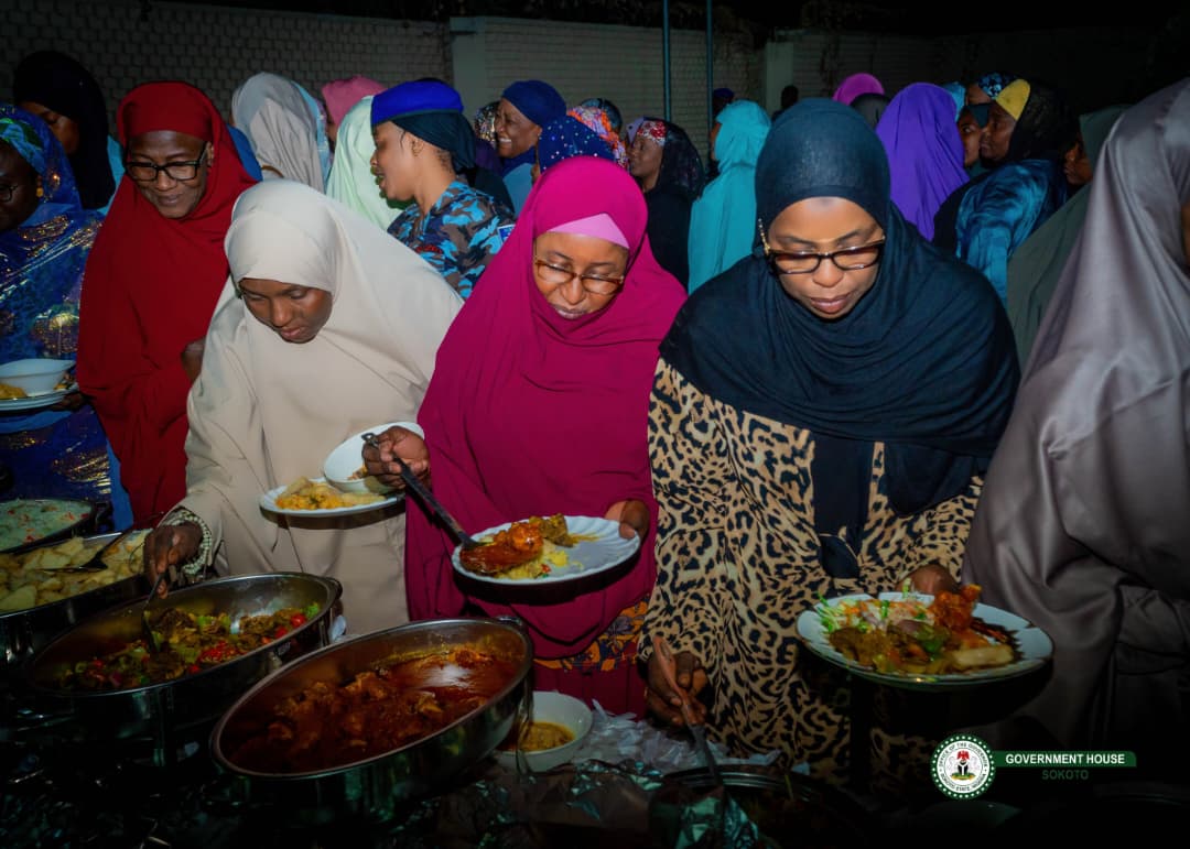 📢 📢

Sokoto Governor's Wife Hosts Iftar, Pledges Expanded Women Empowerment  - 

Read Here: thecabal.ng/sokoto-governo…