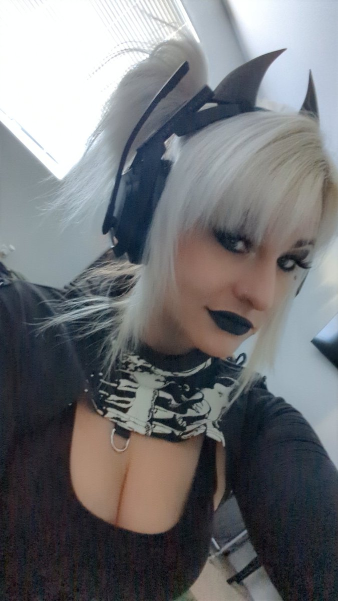 Ketchup on fellowship 
Twitch.tv/satisfiedcurve