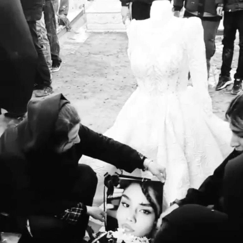 موژی tweet media